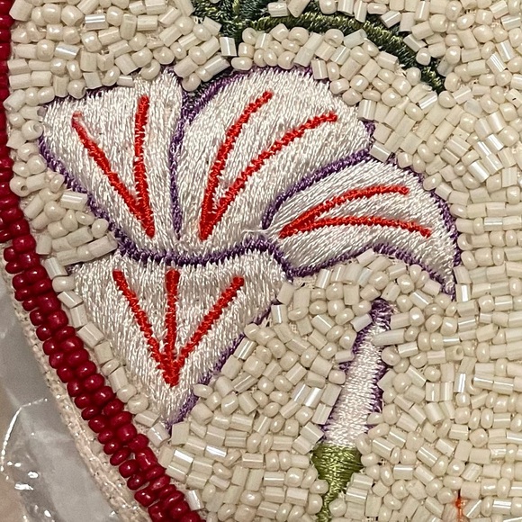 NWT- Circle Crossbody Seed Bead floral, butterfly and stripe bag purse - Picture 8 of 12